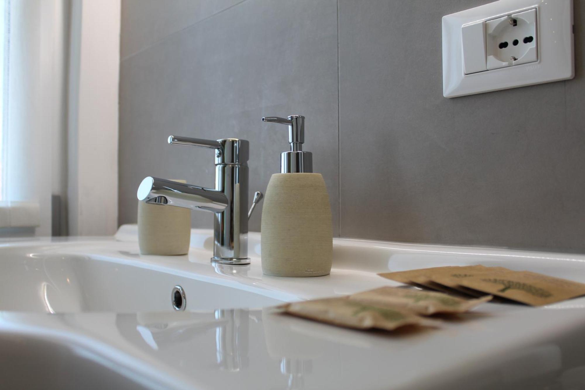 Villa Forte Salvi - Rooms Peschiera del Garda Exteriör bild
