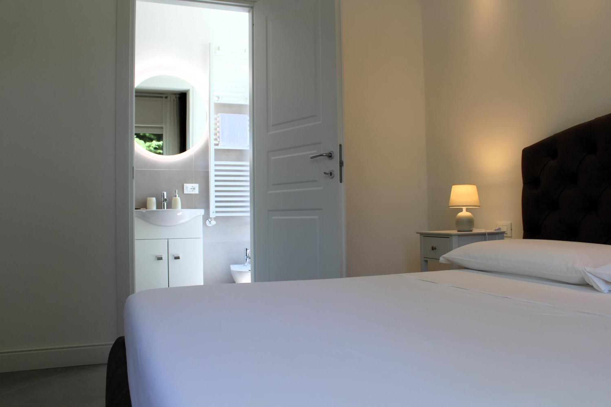 Villa Forte Salvi - Rooms Peschiera del Garda Exteriör bild